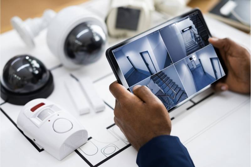 Camere de supraveghere vs. sisteme de alarmă: Ce trebuie să instalezi prima dată?